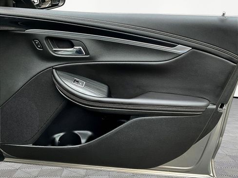 Used 2019 Chevrolet Impala LT FWD image 26