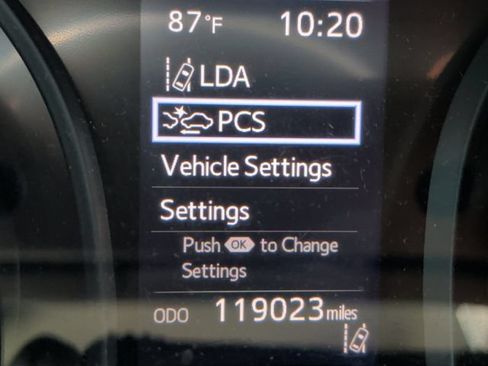 Used 2020 Toyota Camry SE FWD image 22