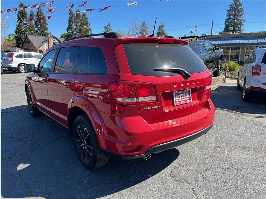 Used 2018 Dodge Journey SXT w/ Connectivity Group FWD image 5