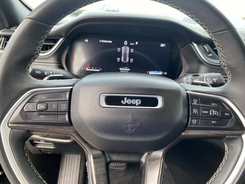 Certified 2024 Jeep Grand Cherokee Limited image 15