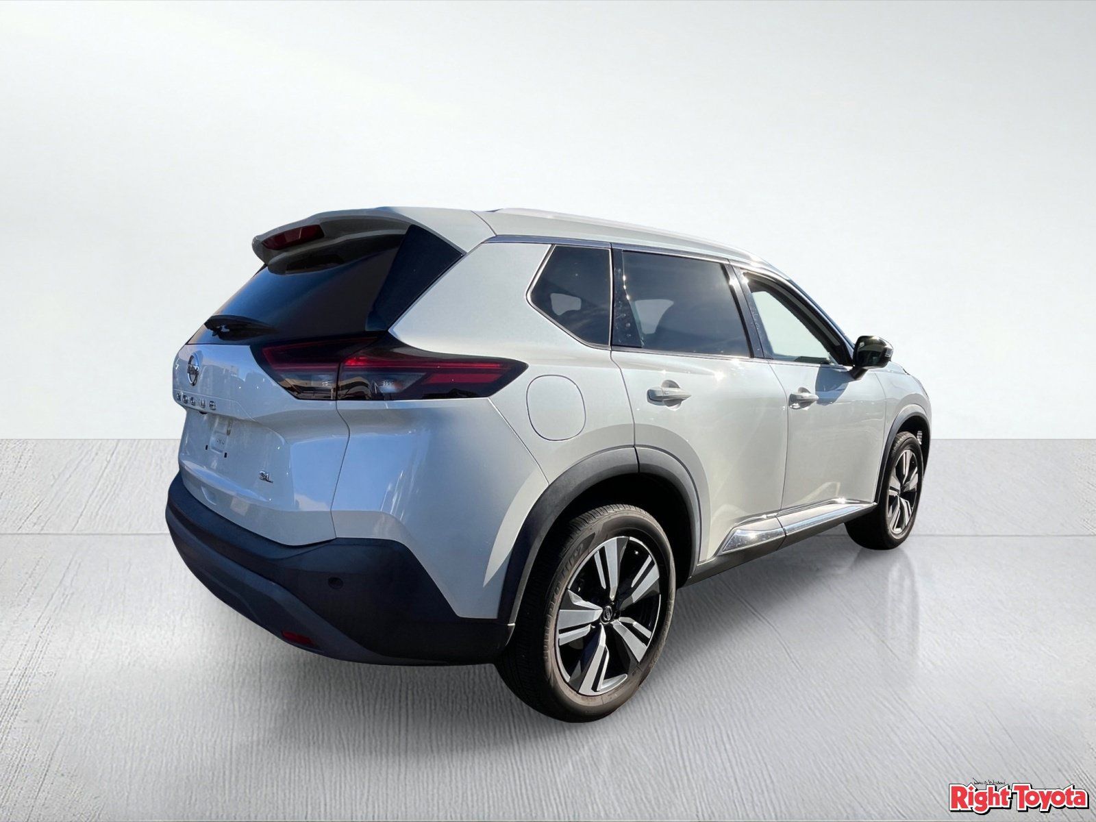 Used 2021 Nissan Rogue SL w/ Premium Package FWD image 4