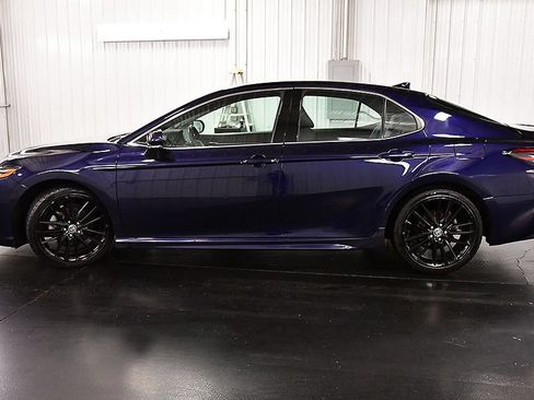 Used 2022 Toyota Camry XSE w/ Navigation Upgrade Package FWD image 4