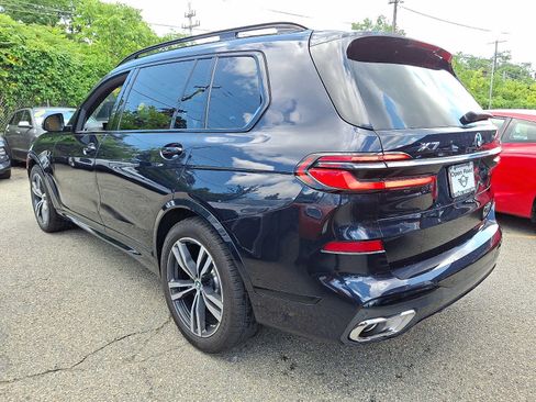Used 2024 BMW X7 xDrive40i w/ M Sport Package AWD/4WD image 4