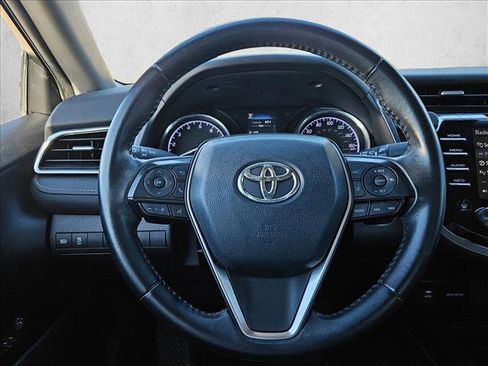 Used 2018 Toyota Camry SE image 11
