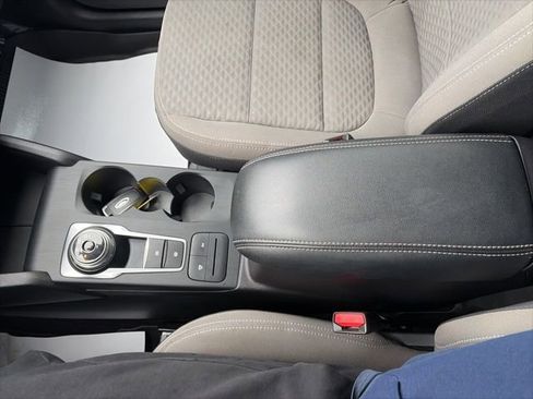 Used 2021 Ford Escape SE w/ Cold Weather Package FWD image 18