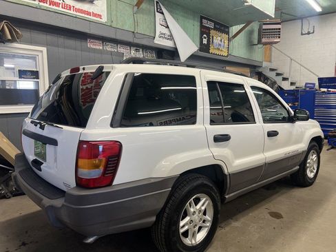 Used 2004 Jeep Grand Cherokee Laredo w/ Tan Your Hide Group image 3