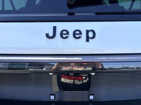 New 2026 Jeep Grand Wagoneer L Limited AWD/4WD image 5