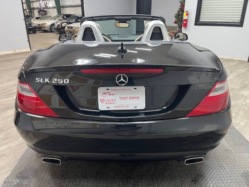 Used 2013 Mercedes-Benz SLK 250 image 9