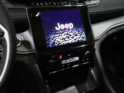 New 2026 Jeep Grand Cherokee Laredo image 19