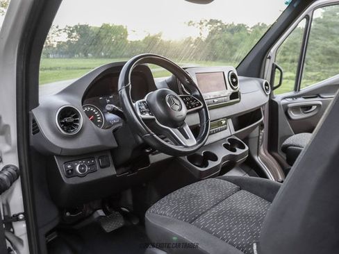 Used 2023 Mercedes-Benz Sprinter 2500 image 22
