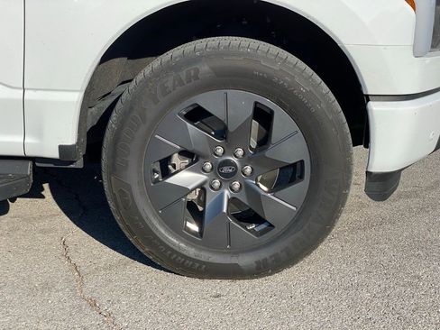 Used 2024 Ford F150 Lightning Flash image 31