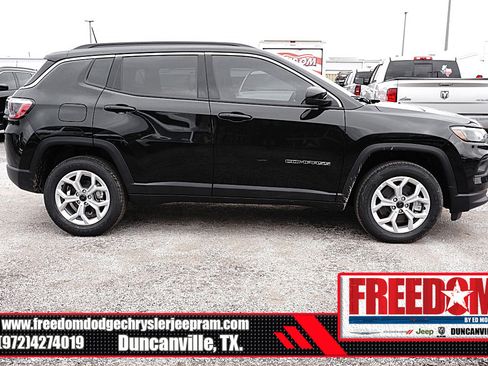 New 2026 Jeep Compass Latitude image 6