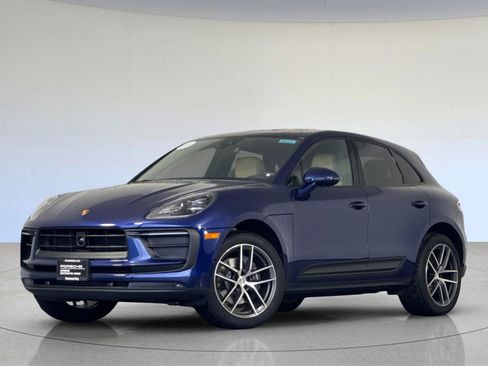 Certified 2025 Porsche Macan image 1