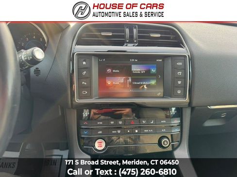 Used 2017 Jaguar F-PACE Prestige AWD/4WD image 38
