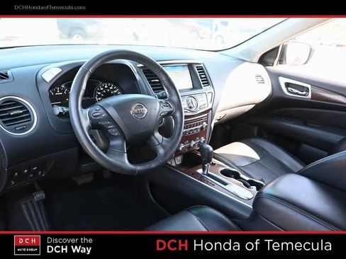 Used 2020 Nissan Pathfinder Platinum image 8
