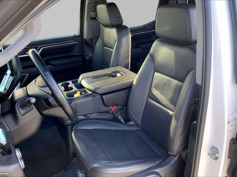 Used 2025 GMC Sierra 1500 SLT RWD image 8