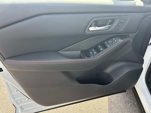 New 2026 Nissan Rogue SV AWD/4WD image 17