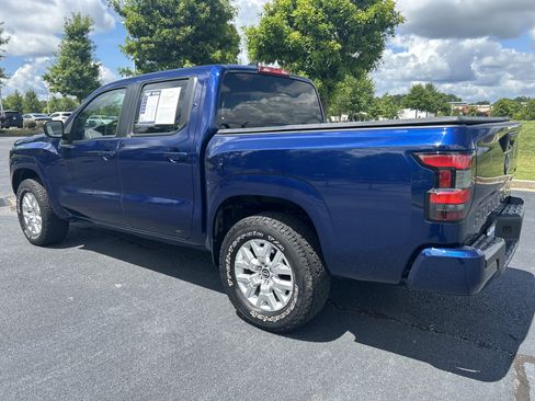 Used 2022 Nissan Frontier SV AWD/4WD image 7