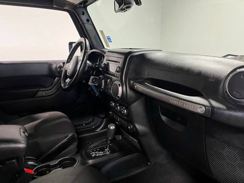 Used 2017 Jeep Wrangler Unlimited Sport w/ Quick Order Package 24S AWD/4WD image 11
