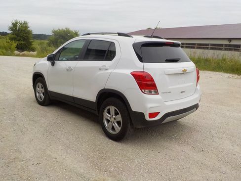 Used 2022 Chevrolet Trax LT w/ LT Convenience Package AWD/4WD image 7