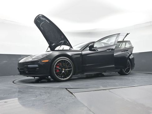 Used 2020 Porsche Panamera GTS image 56