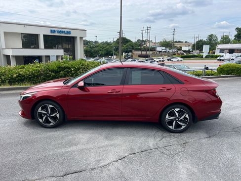 Certified 2023 Hyundai Elantra SEL w/ Convenience Package FWD image 8