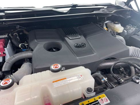 Used 2024 Toyota Tundra Platinum image 18