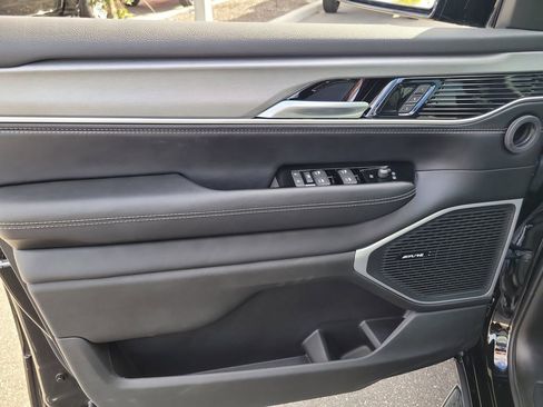 New 2026 Jeep Grand Wagoneer L 4WD w/ Premium Group I image 18