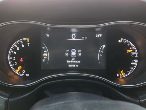 Used 2018 Jeep Grand Cherokee Altitude image 29