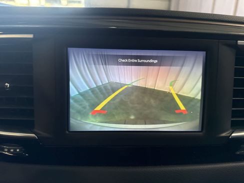 Used 2023 Chrysler Voyager LX image 26