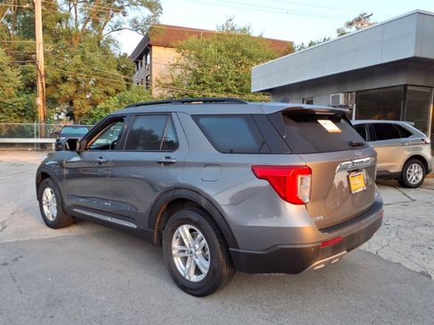 Certified 2023 Ford Explorer XLT w/ Equipment Group 202A AWD/4WD image 5