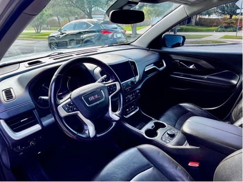 Used 2020 GMC Terrain SLT w/ Preferred Package AWD/4WD image 9