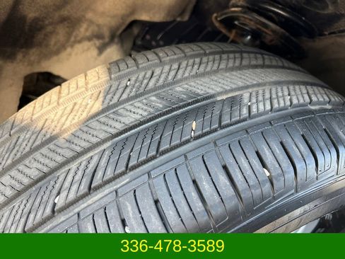 Used 2023 Ford Explorer XLT w/ Equipment Group 202A AWD/4WD image 29