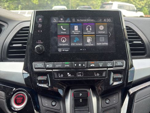 Used 2024 Honda Odyssey Touring image 9