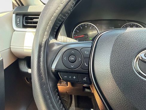Used 2019 Toyota RAV4 XLE AWD/4WD image 28