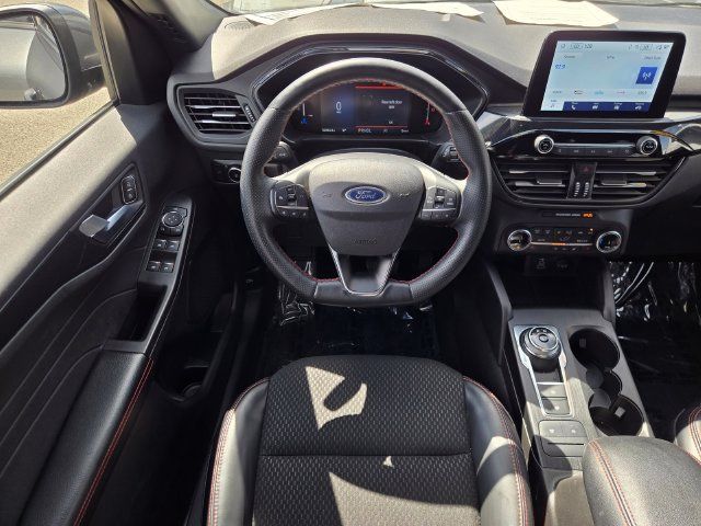 Certified 2025 Ford Escape ST-Line Select AWD/4WD image 16