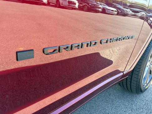 New 2026 Jeep Grand Cherokee L Limited AWD/4WD image 6
