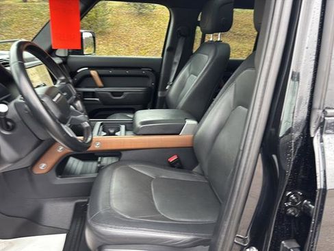 Used 2023 Land Rover Defender 130 X-Dynamic SE image 11