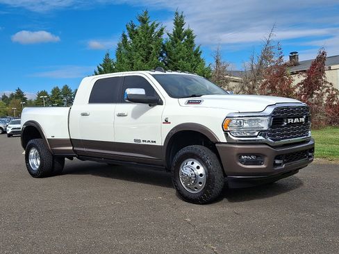 Used 2022 RAM 3500 Limited image 1