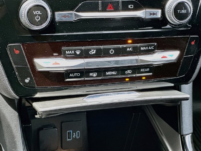 Used 2022 Ford Explorer ST-Line AWD/4WD image 21