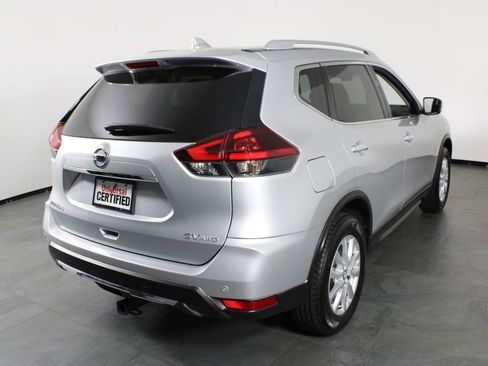 Used 2019 Nissan Rogue SV image 18