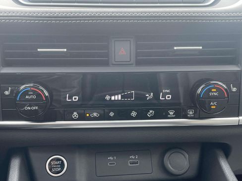 Used 2023 Nissan Rogue SV w/ SV Premium B Package FWD image 29