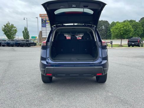 Used 2025 Nissan Rogue SV image 6