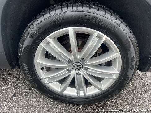 Used 2014 Volkswagen Tiguan SE image 9