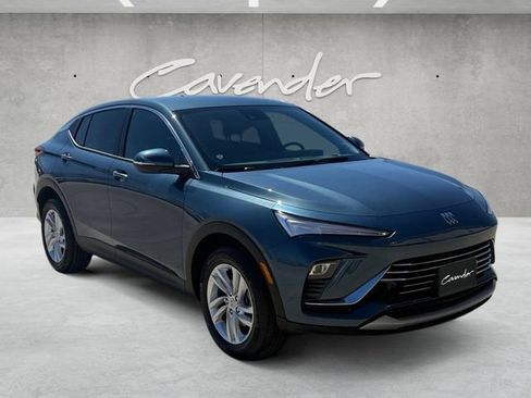 Used 2025 Buick Envista Preferred w/ Convenience I Package image 2