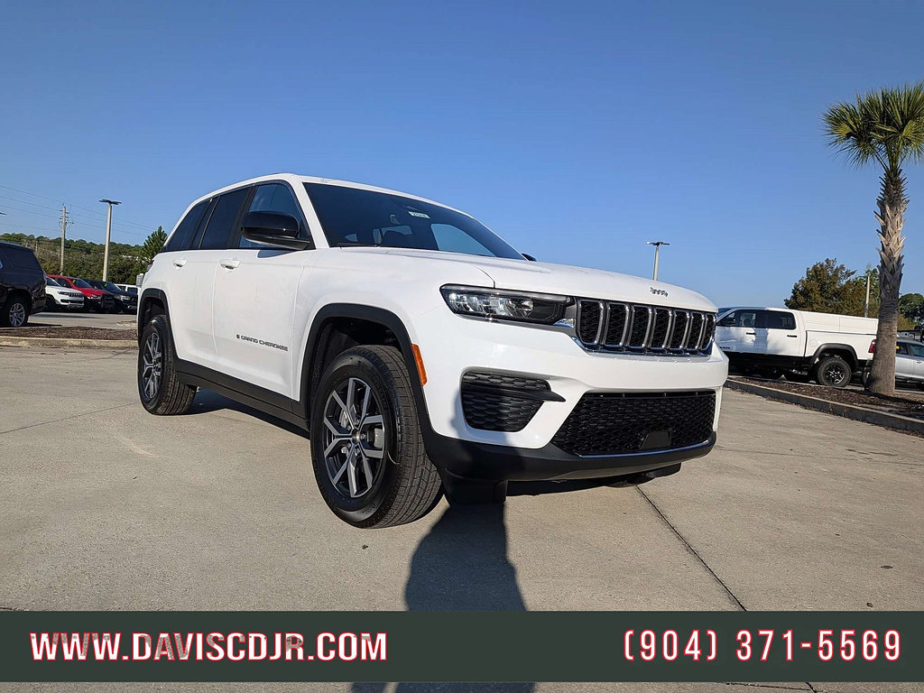 New 2027 Jeep Grand Cherokee Laredo X AWD/4WD image 2
