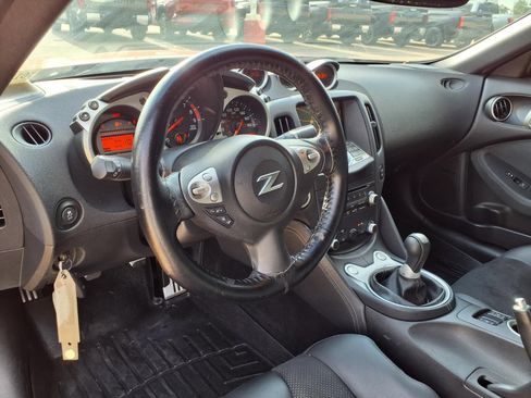 Used 2013 Nissan 370Z Touring w/ Sport Pkg RWD image 10