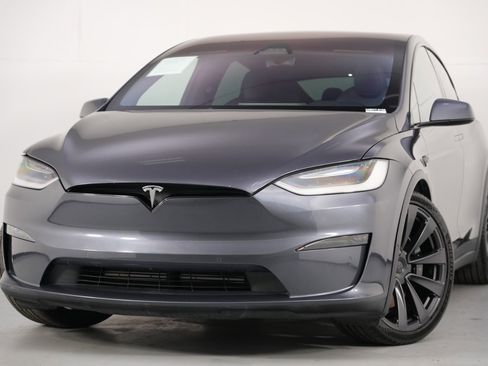 Used 2022 Tesla Model X image 3