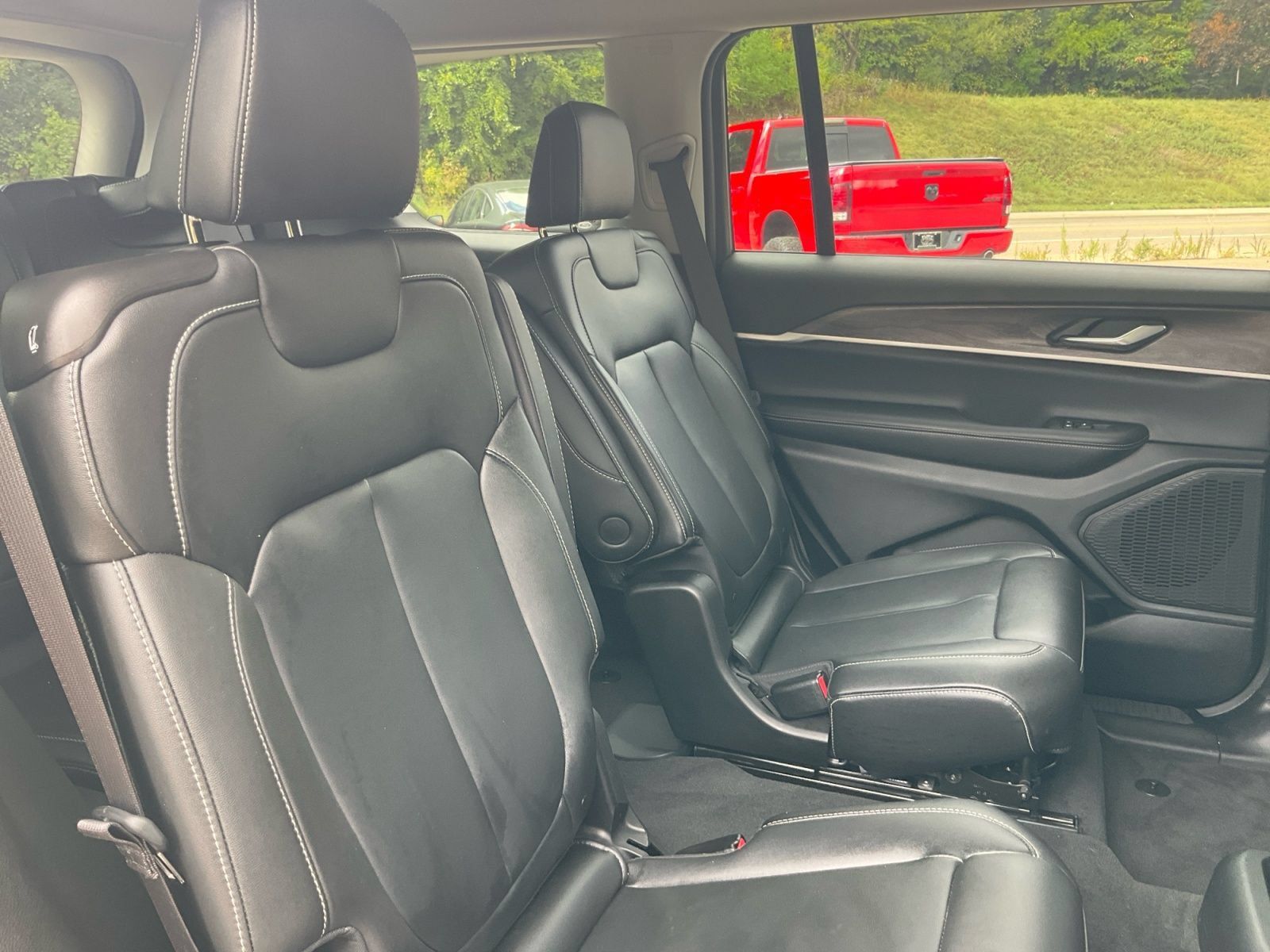 Used 2024 Jeep Grand Cherokee L Limited w/ Trailer Tow Package AWD/4WD image 19