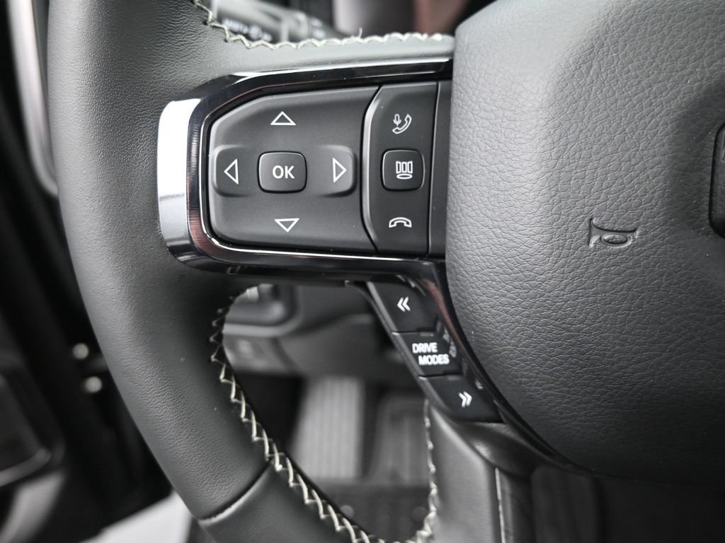 Used 2025 RAM 1500 Limited AWD/4WD image 36